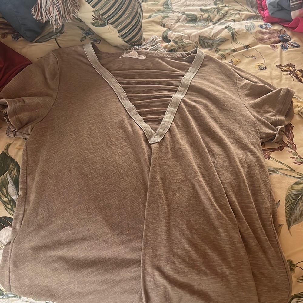 low v-neck, Brand is Verchie, Large